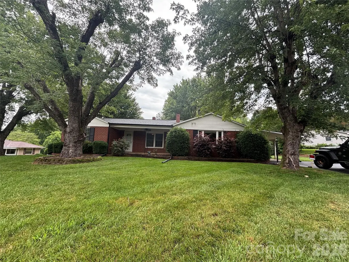 327 Arrowood Street Se, Lenoir, NC 28645 - #1