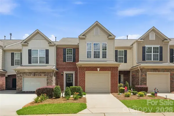 2433 Diplomat Lane, Charlotte, NC 28210