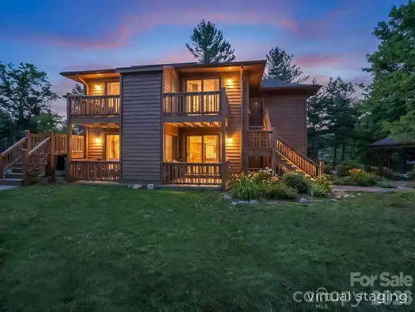 520 Courtwood Lane #8, Hendersonville, NC 28739