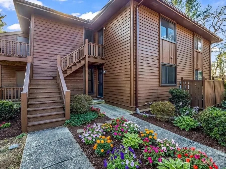520 Courtwood Lane #8, Hendersonville, NC 28739 - #2