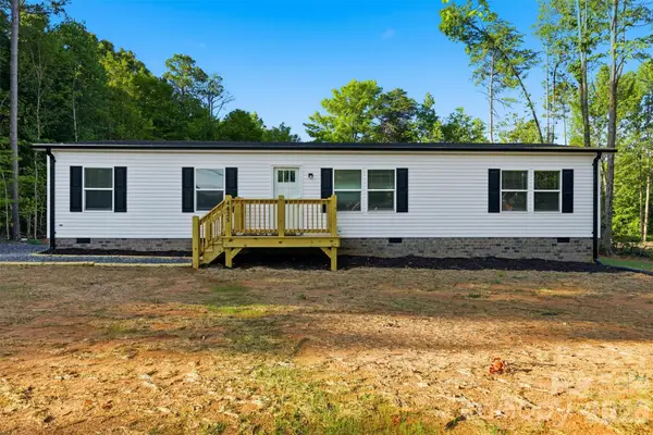 4425 Old Us 421 Highway W, Yadkinville, NC 27055