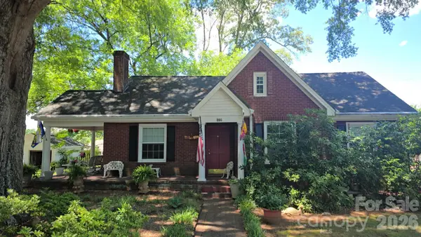 806 S Main Avenue, Newton, NC 28658