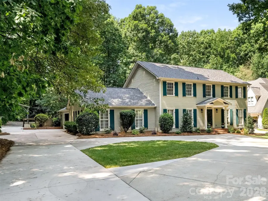 325 Stratfordshire Drive, Matthews, NC 28105 - #2