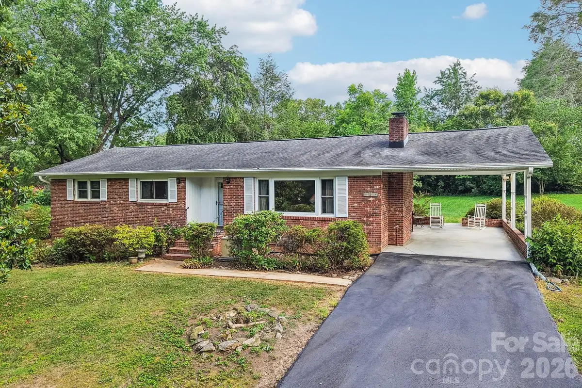 3157 Florida Drive, Hendersonville, NC 28792 - #1