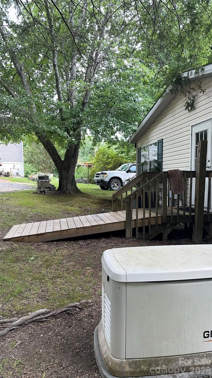 294 E Lester Lane, Hendersonville, NC 28739 - #2