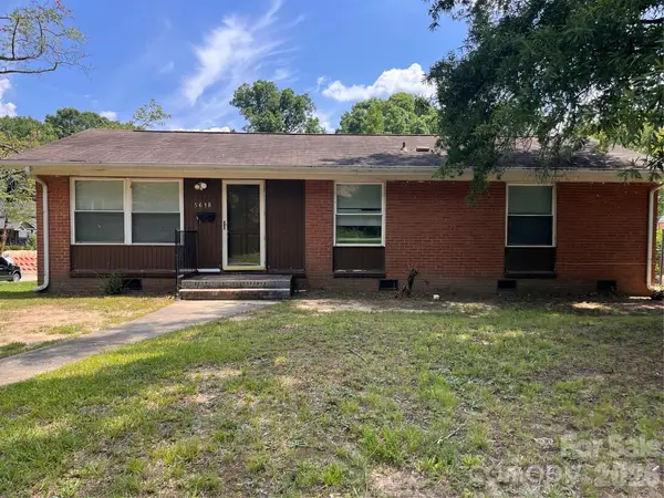 5618 Snow White Lane, Charlotte, NC 28213