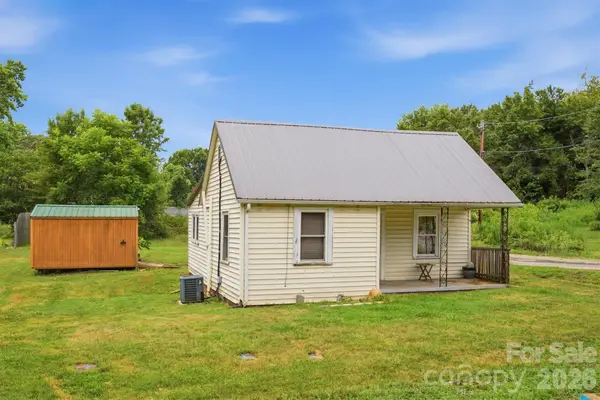 43 N Highland Avenue, Granite Falls, NC 28630