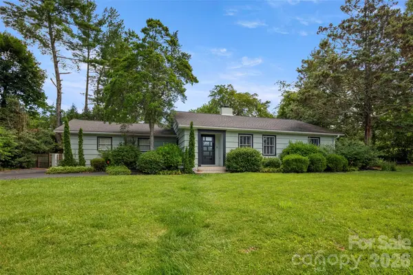 1212 Oakland Street, Hendersonville, NC 28792