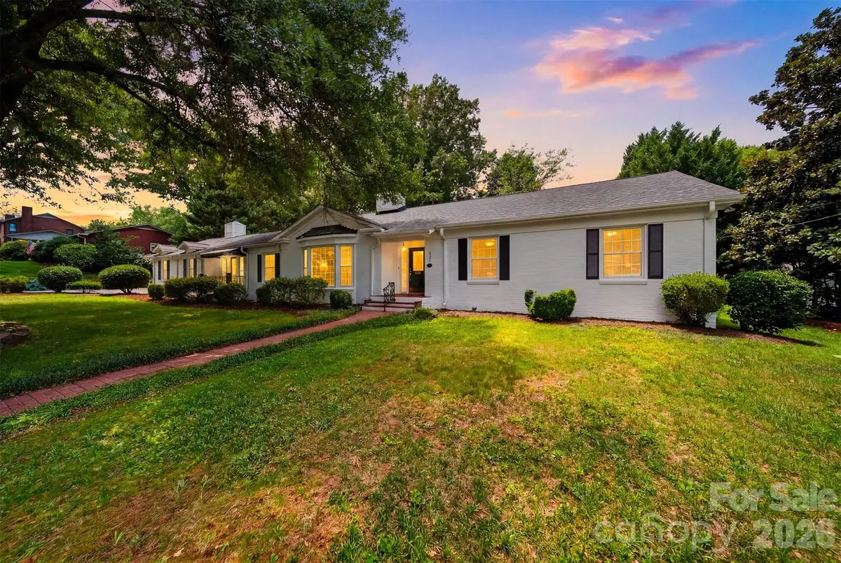 521 5th Street Nw, Hickory, NC 28601 - #1