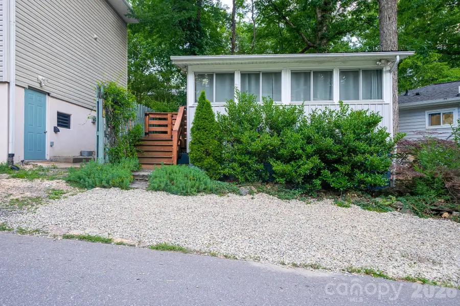 24 Rhododendron Drive, Asheville, NC 28805 - #2