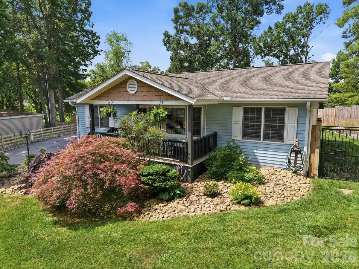 220 Bradshaw Avenue, Hendersonville, NC 28792 - #1