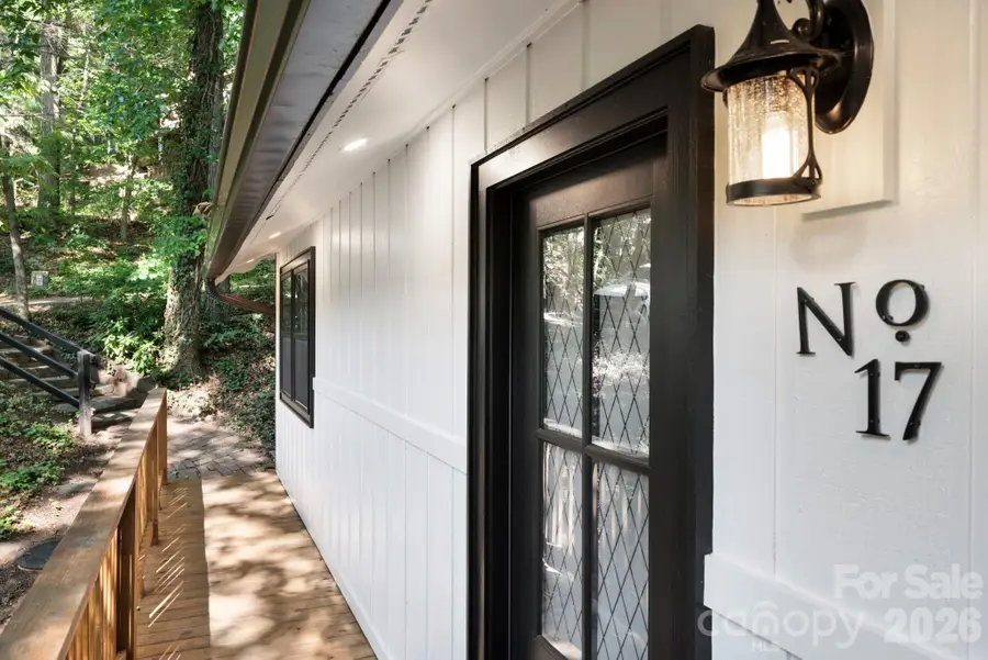 17 Woodhaven Place, Asheville, NC 28805 - #3