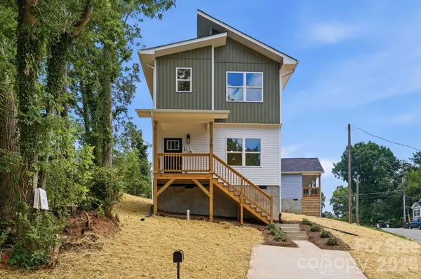 210 8th Avenue Drive Se, Hickory, NC 28602