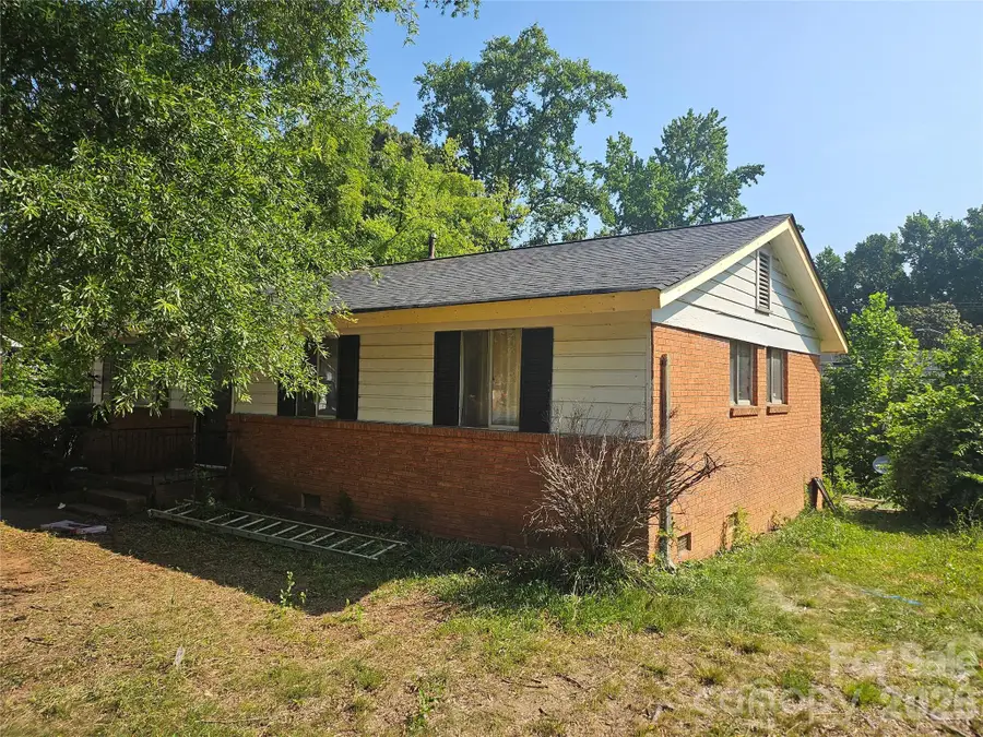 5415 Dennis Court, Charlotte, NC 28213 - #2