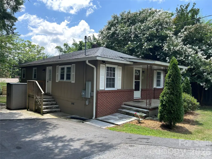 11 Mountain Road, Hendersonville, NC 28791 - #2