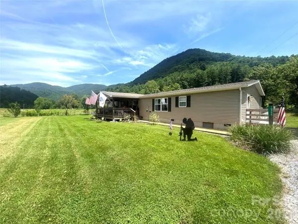 10755 Nc 209 Highway, Hot Springs, NC 28743