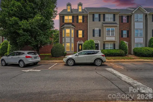9866 Treeside Lane, Matthews, NC 28105