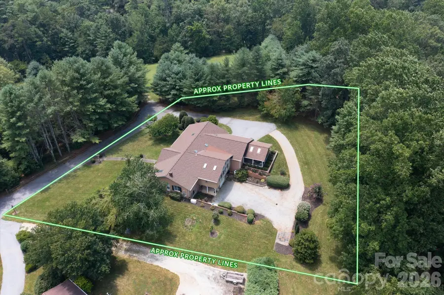 12 Highlander Lane, Hendersonville, NC 28792 - #3