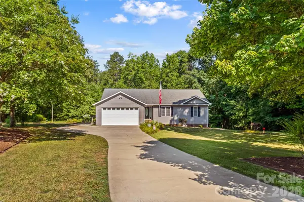 104 Parkers Grove Lane, Statesville, NC 28677