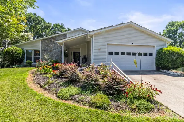 6325 Ellesmere Court, Charlotte, NC 28227