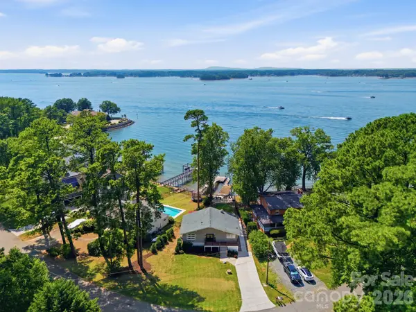 21101 Island Forest Drive, Cornelius, NC 28031