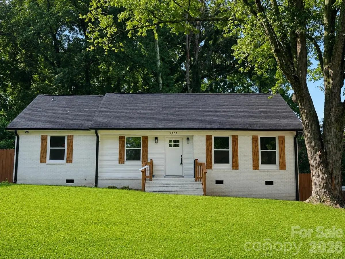 6908 Ludwig Drive, Charlotte, NC 28215 - #1