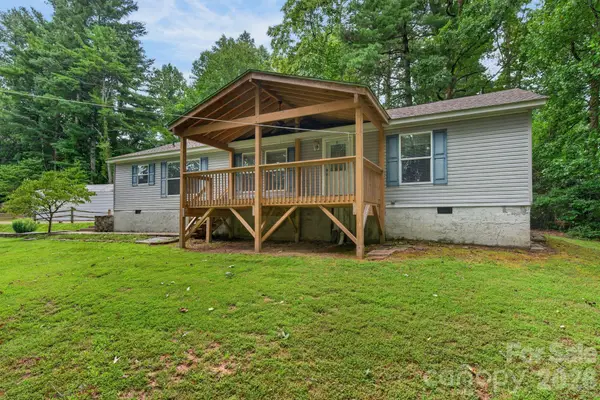 146 Banks View Lane, Hendersonville, NC 28792