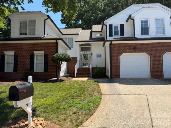 8618 Fox Chase Lane, Charlotte, NC 28269
