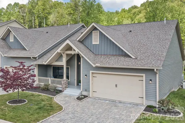 157 Copper Valley Lane, Hendersonville, NC 28739