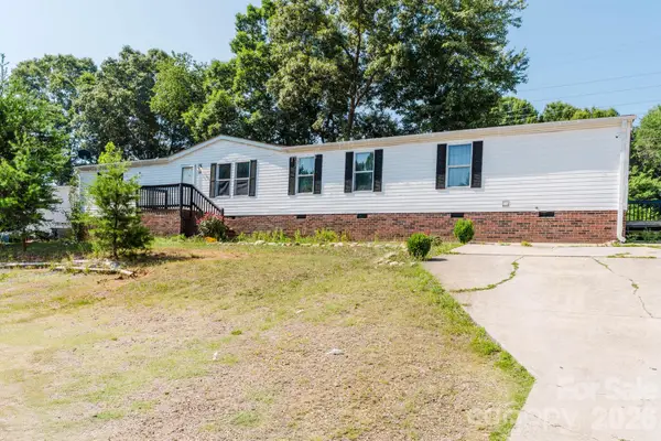 308 Forest Hollow Drive, Statesville, NC 28677
