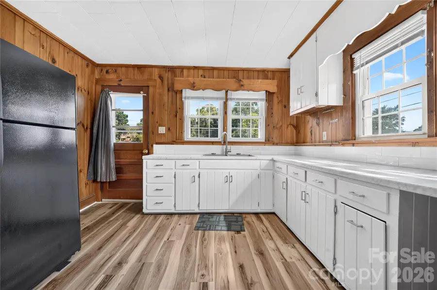 893 7th Street Drive Se, Hickory, NC 28602 - #3