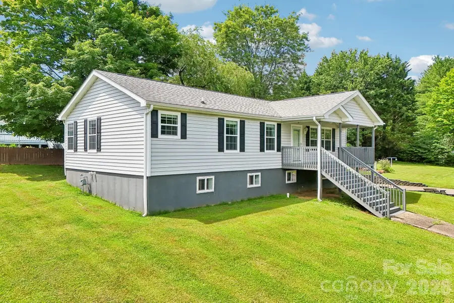 119 E Meadow Lane, Horse Shoe, NC 28742 - #2