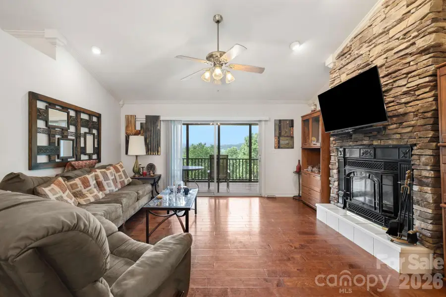 81 Chestnut Lane, Hendersonville, NC 28792 - #2