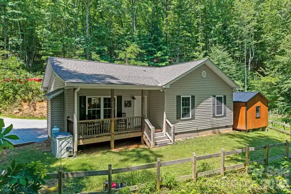62 Robin Lane, Waynesville, NC 28786
