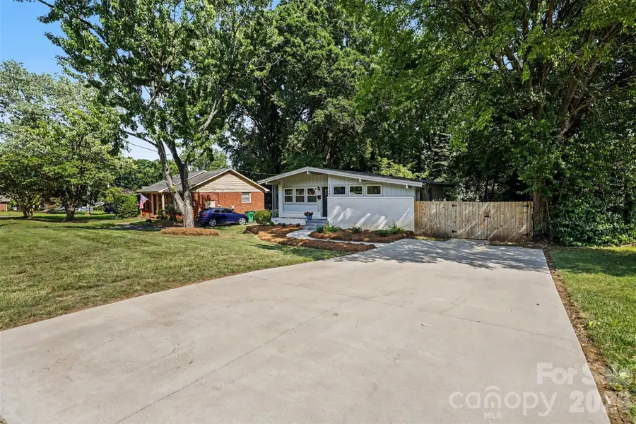 1338 Edgewater Drive, Charlotte, NC 28210 - #2