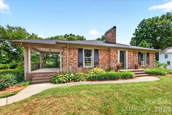 104 2nd Avenue Ne, Catawba, NC 28609