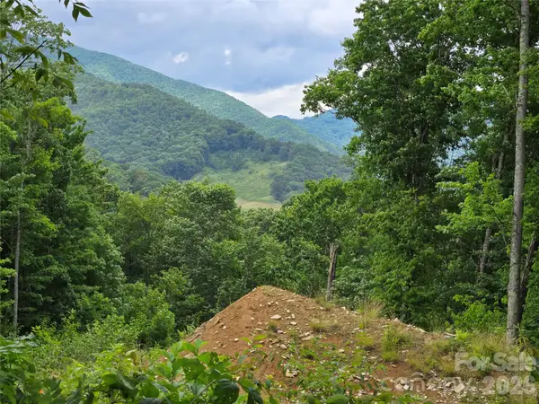 52 Lantern Ridge, Maggie Valley, NC 28751