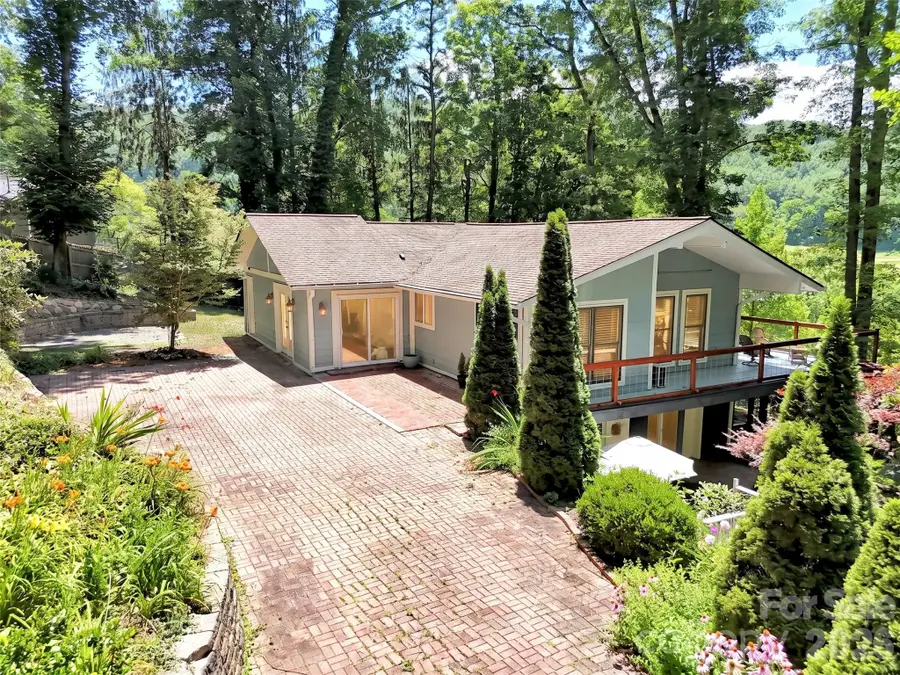 28 Wake Street, Waynesville, NC 28716 - #2