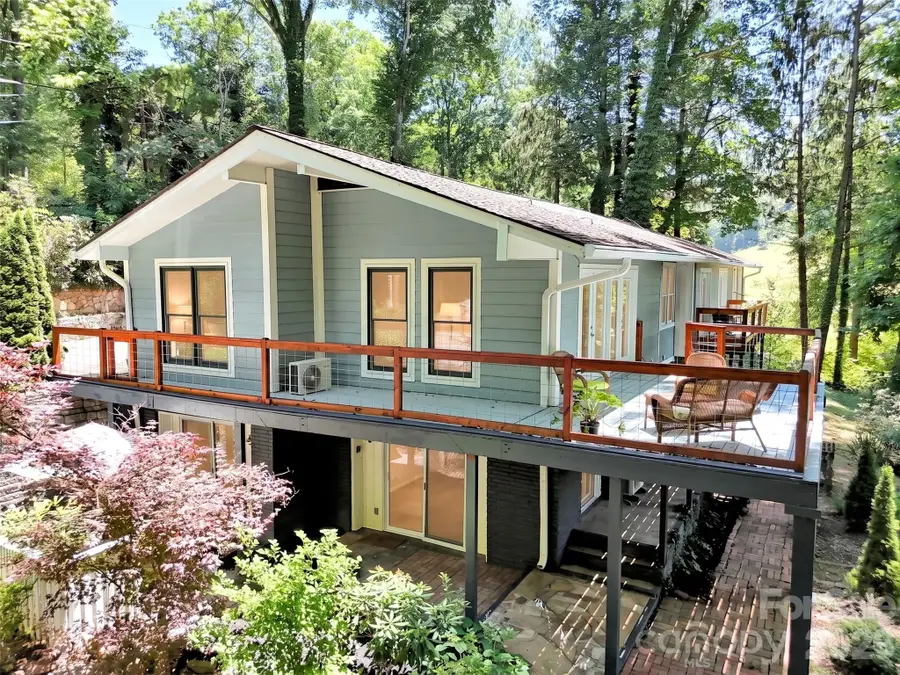 28 Wake Street, Waynesville, NC 28716 - #3