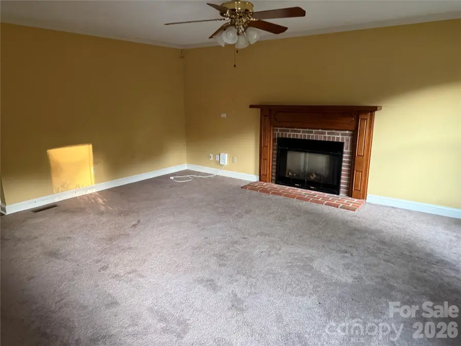 2960 8th Street Court Ne, Hickory, NC 28601 - #2