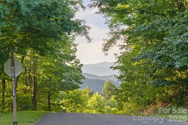 1915 Creston Drive, Black Mountain, NC 28711