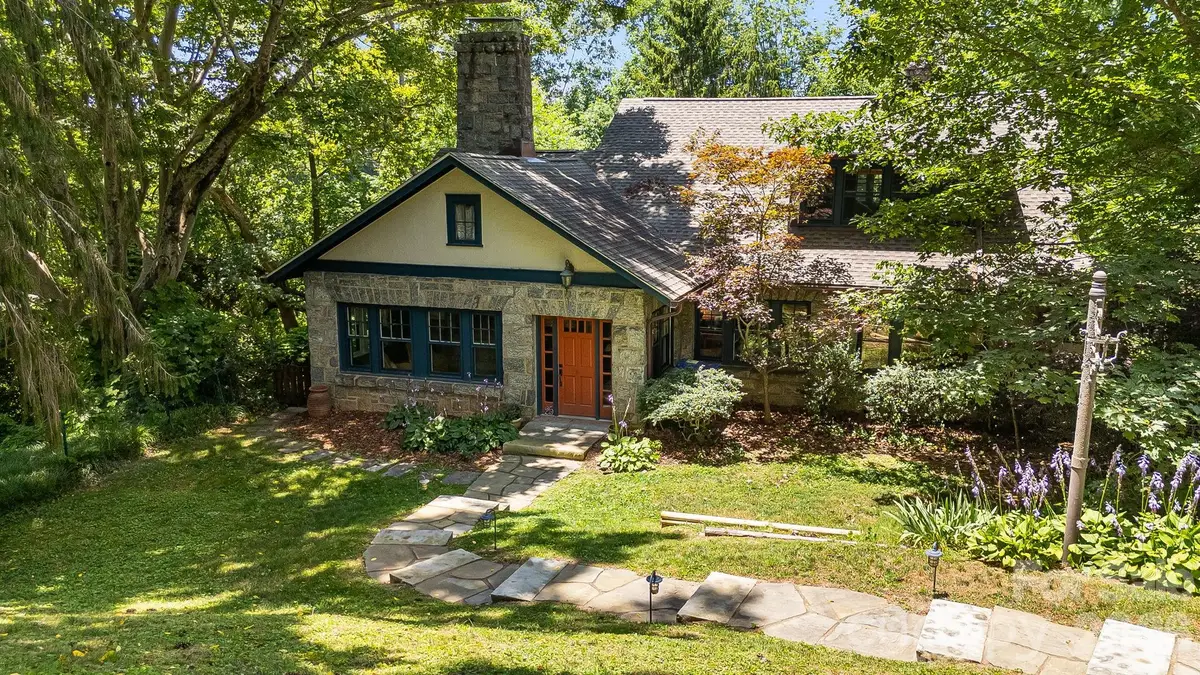 25 B Saint Dunstans Circle, Asheville, NC 28803 - #1