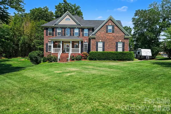 4858 Elmhurst Drive Ne, Hickory, NC 28601