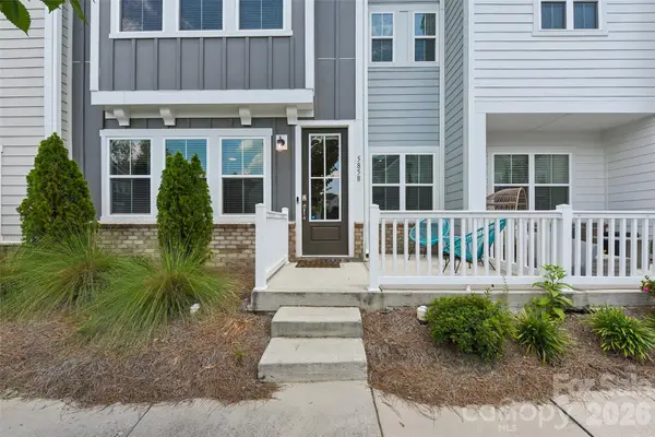 5858 Strathmore Court, Charlotte, NC 28215