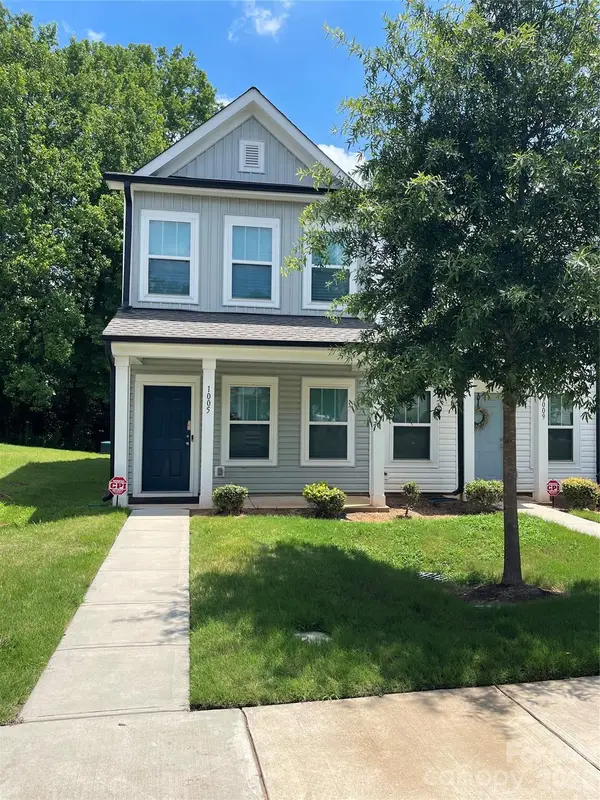 1005 Plaza Walk Drive, Charlotte, NC 28215