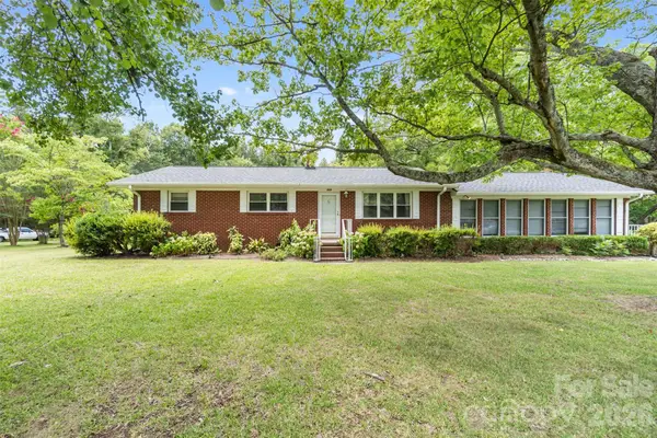 509 Lakeview Drive, Wadesboro, NC 28170