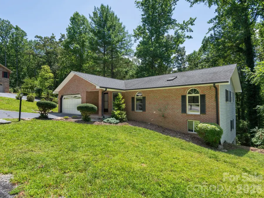 19 Loggers Run, Hendersonville, NC 28739 - #2