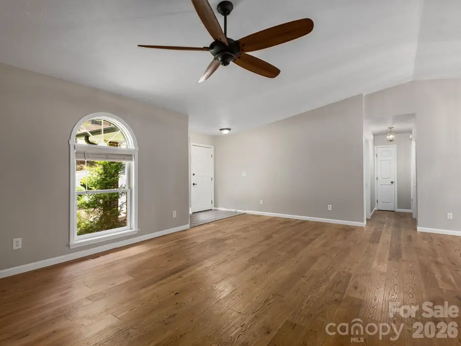 19 Loggers Run, Hendersonville, NC 28739 - #3