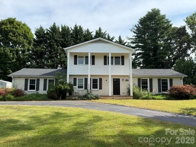 1376 Glenheath Drive, Hendersonville, NC 28791 - #1