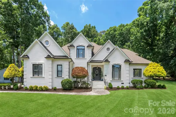 10107 Annie Oakley Lane, Charlotte, NC 28227